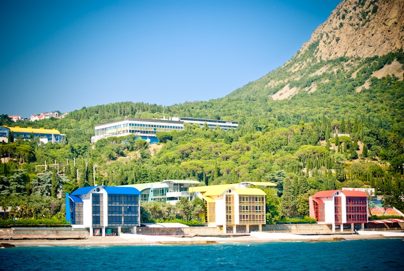 Корпуса лагеря "Морской" в "Артеке" Корпуса лагеря "Морской" в "Артеке"